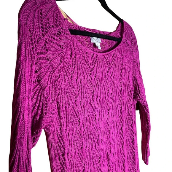 St. John's Bay Fuchsia Cut Out Crocheted Sweater Size Large Beautiful Pattern - Picture 3 of 9